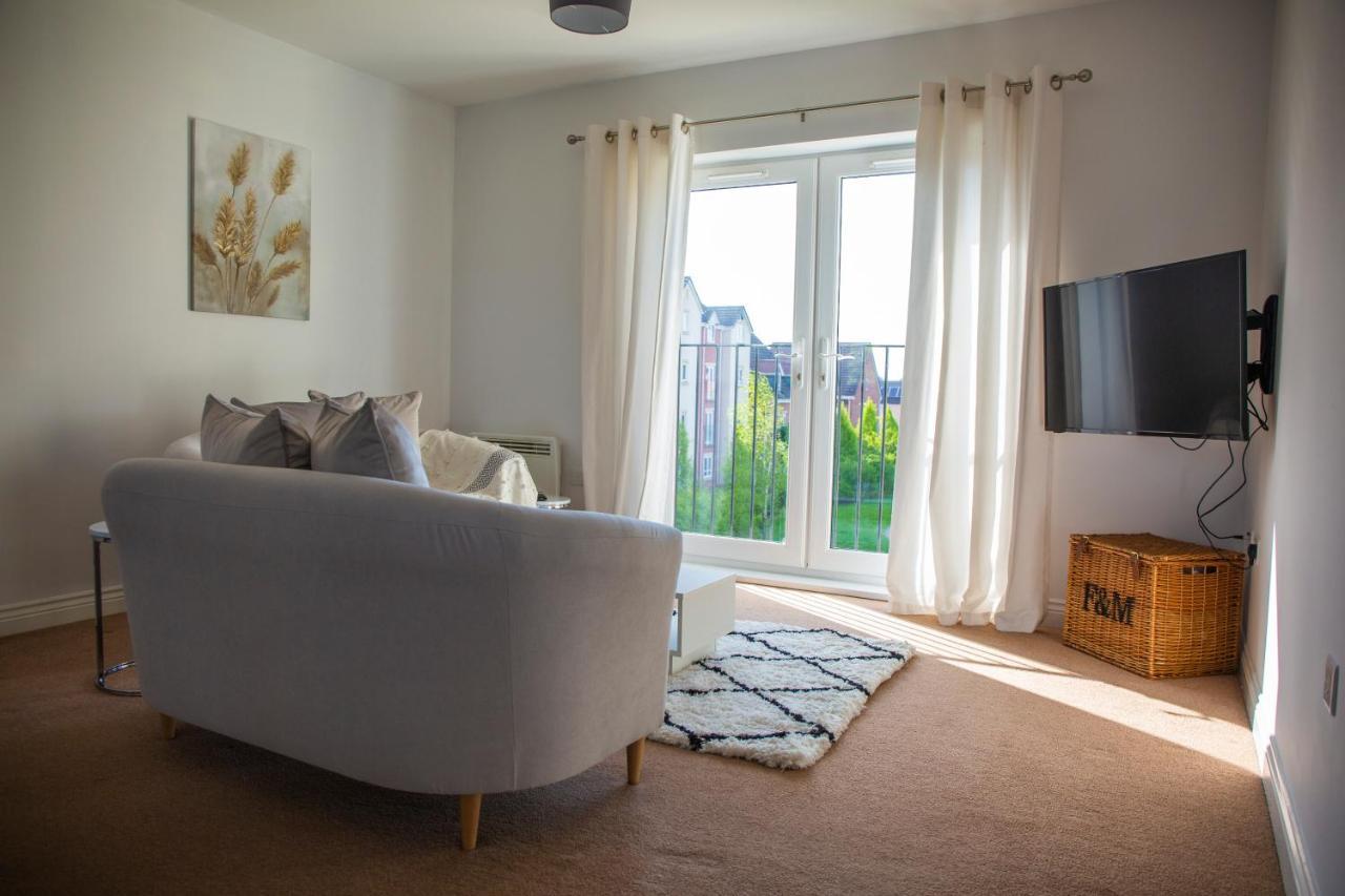 Superb Apartment In Stratford Upon Avon With Free Parking & Wi-Fi Exterior photo