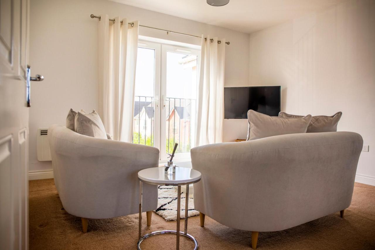 Superb Apartment In Stratford Upon Avon With Free Parking & Wi-Fi Exterior photo